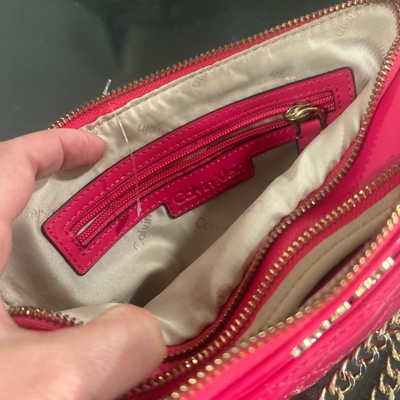 Calvin Klein Vibrant Pink Quilted Crossbody Bag - Picture 3 of 6